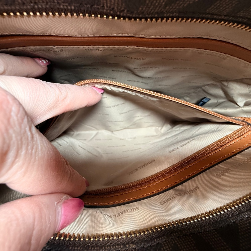 Michael Kors Signature Hayley Large North/South Top Zip Tote - Picture 14 of 14